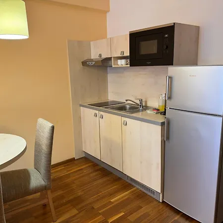 416 With Mountain View In Crocus, *