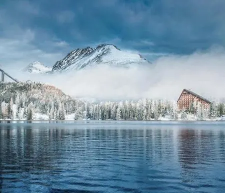 416 With Mountain View In Crocus, *