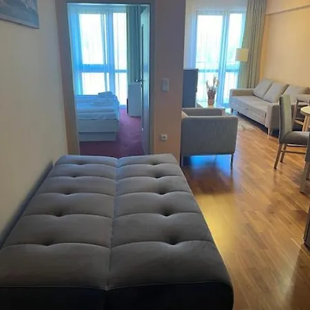 416 With Mountain View In Crocus, Apartment *